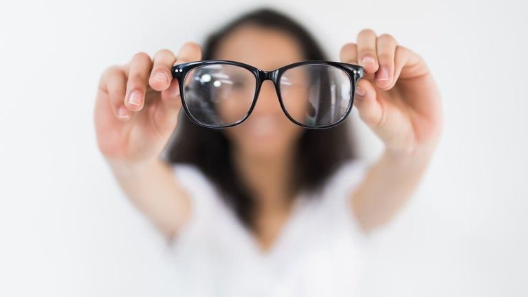Kính Nobita hợp với khuôn mặt nào? Hướng dẫn cách chọn gọng kính phù hợp với khuôn mặt