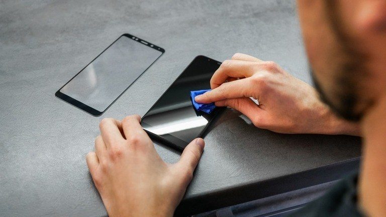Gorilla Glass 3 có cần dán màn hình không? Nên dùng kính cường lực hay dán màn hình?